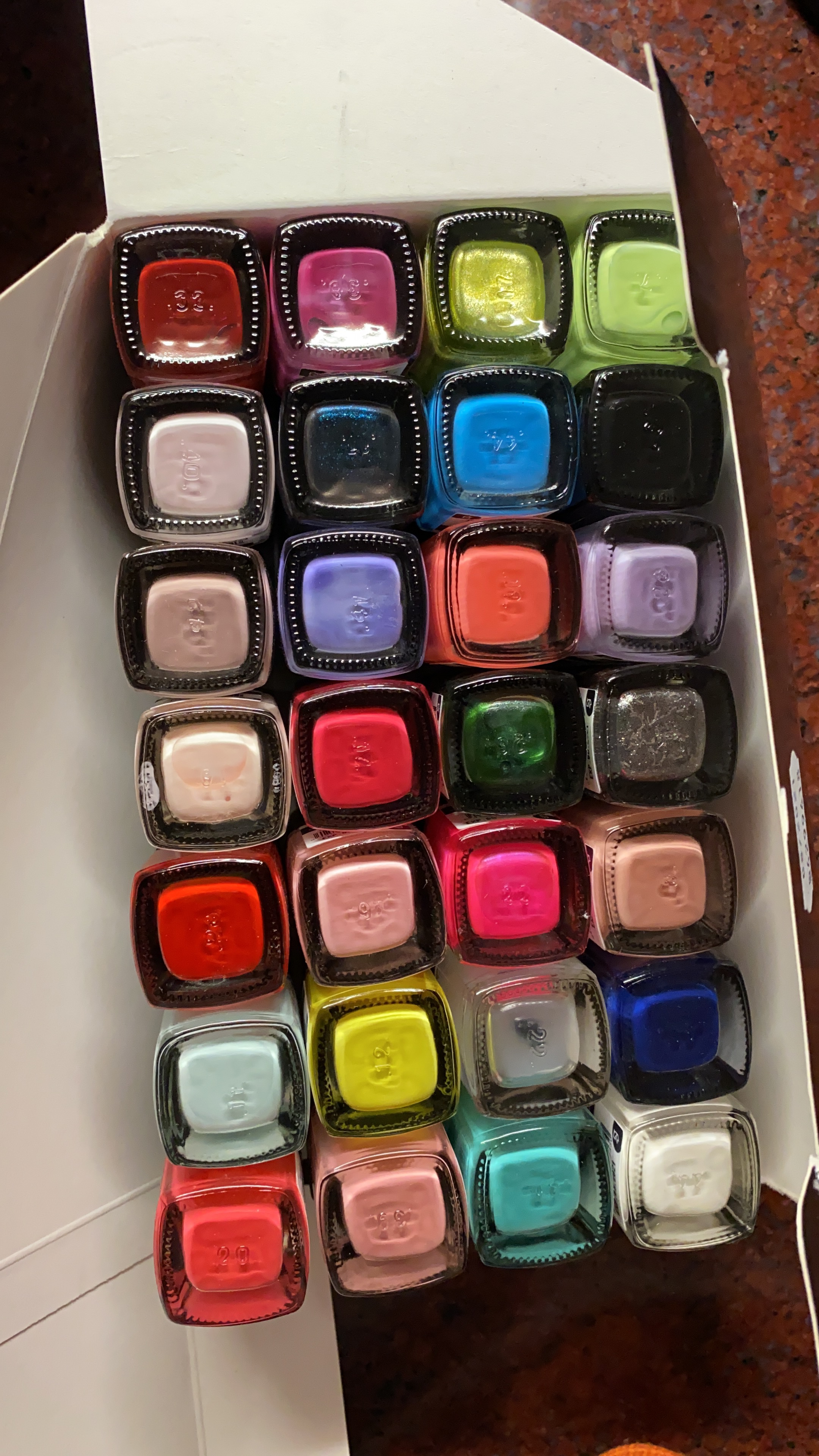 Simon & Tom Set 28 Smalti Unghie 12 ml colori assortiti