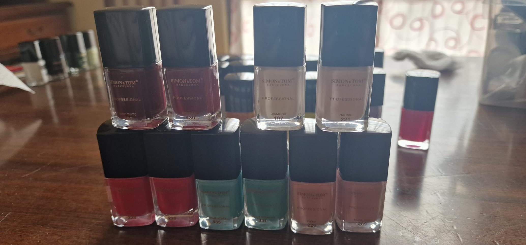Simon & Tom Set 28 Smalti Unghie 12 ml colori assortiti