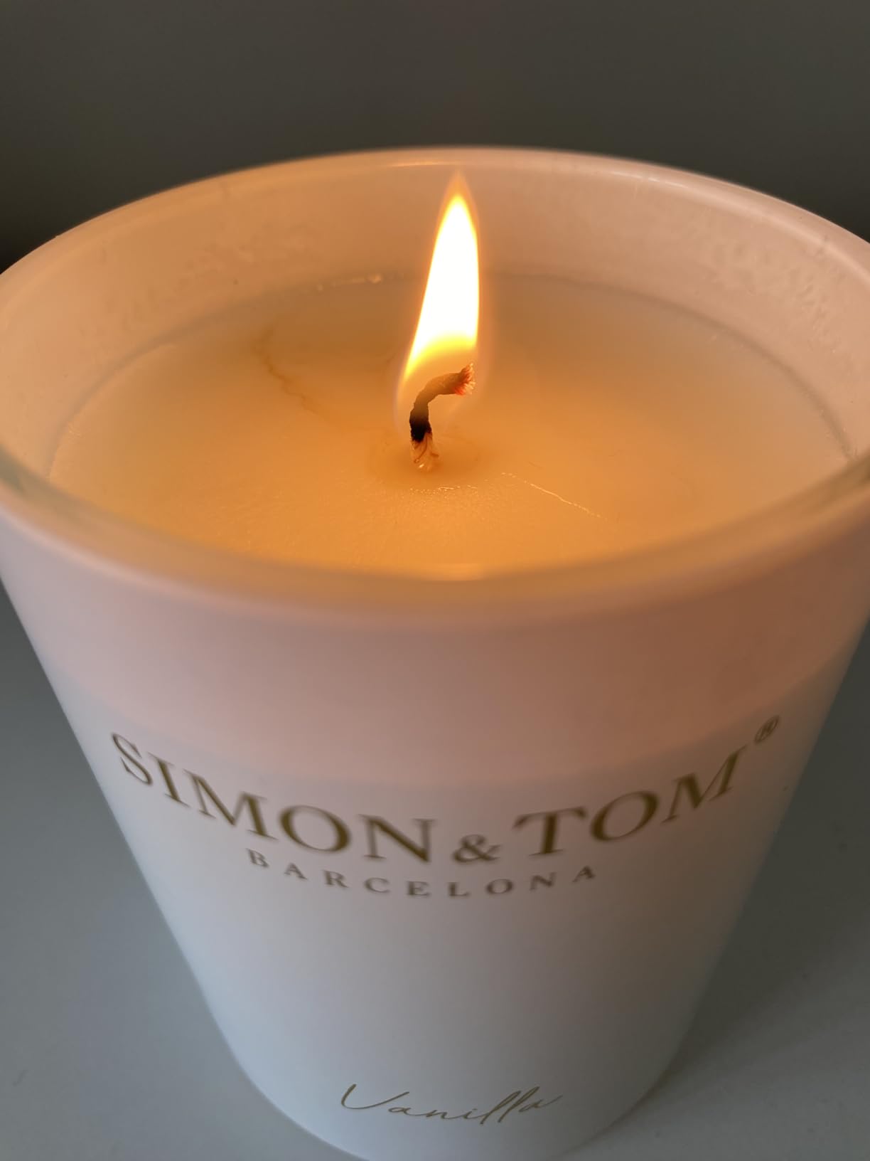 Simon & Tom Candela Profumata Vaniglia Cera Soia vaso bianco